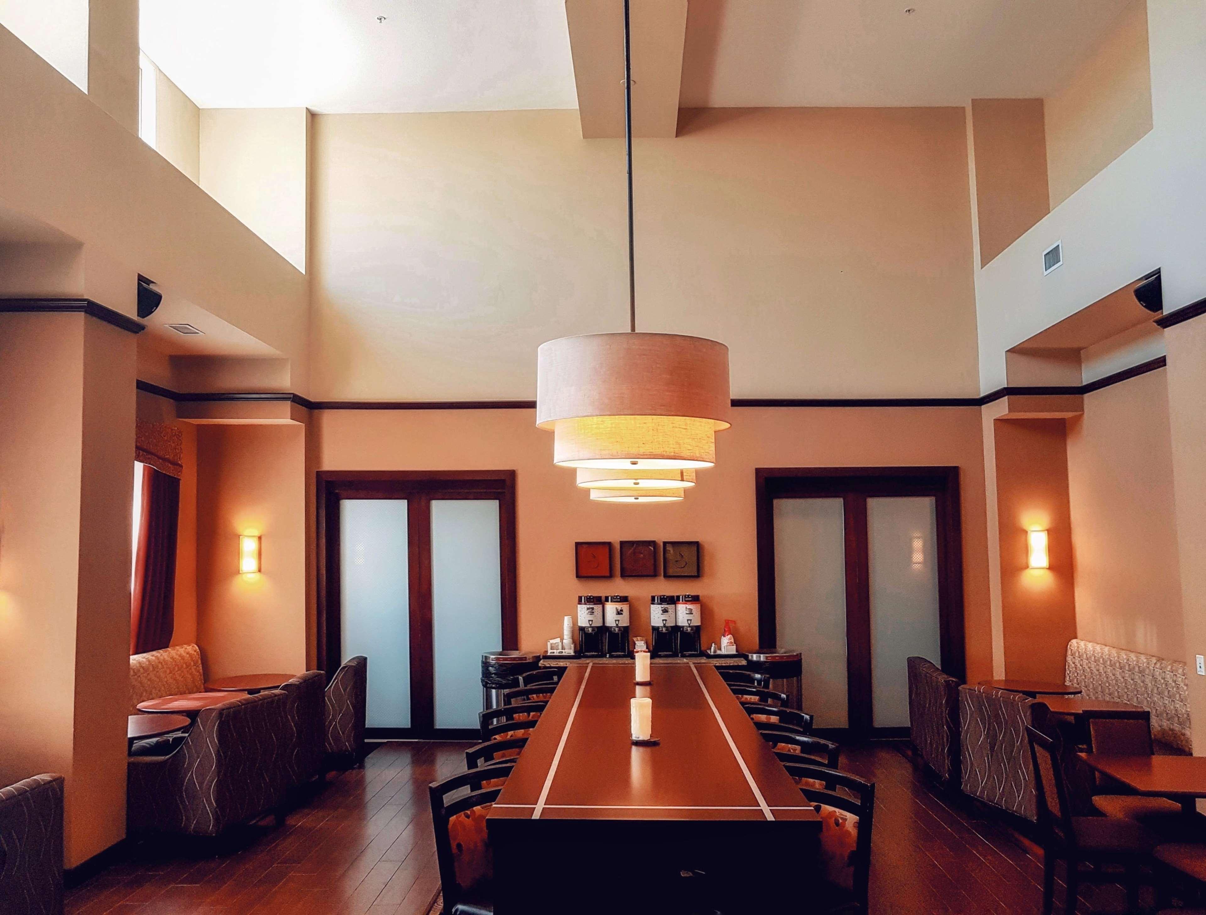 Hampton Inn & Suites By Hilton Edmonton International Airport Leduc Εξωτερικό φωτογραφία